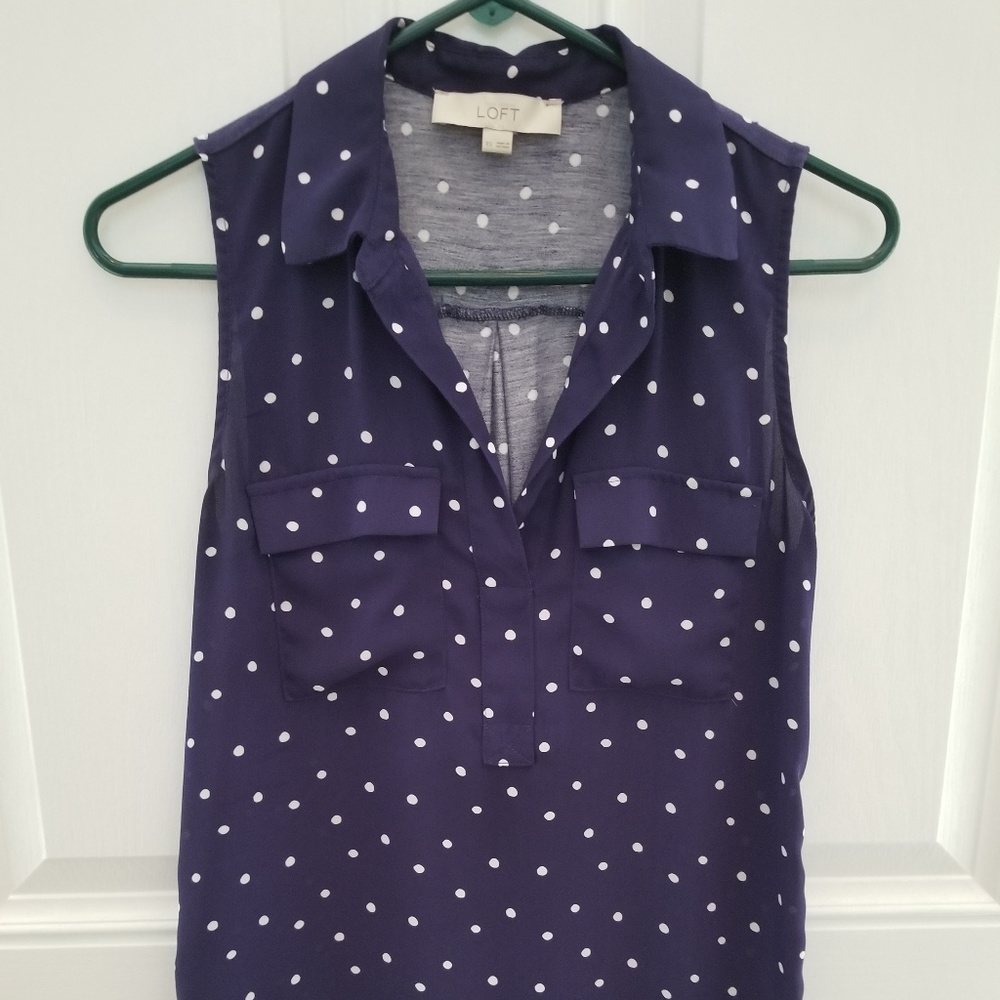 Sleeveless shirt